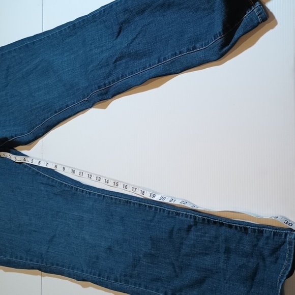 Levi's High Waisted 312 Shaping Slim Straight Leg Blue Jeans A21 - Picture 6 of 6